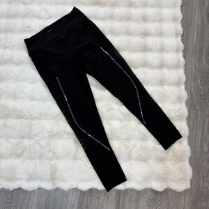 Victoria’s Secret Sport total knockout iridescent scalloped legging in black - L